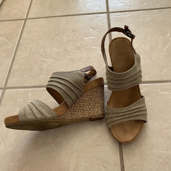 Shoes - Cute wedges